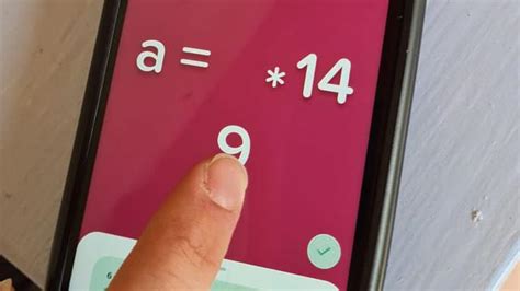  Algebra Touch! Matemaattinen hauskuus sormenpäilläsi!