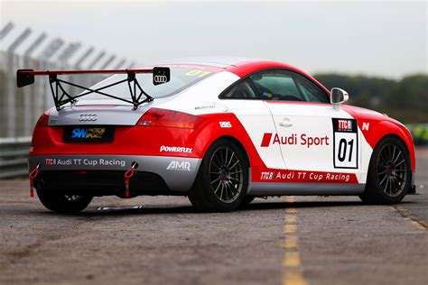  Audi TT Racing - Virtuaalisella Rata-Ajolla Adrenaliinin Kipinöitä!